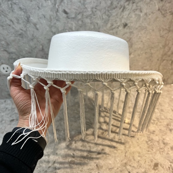 Fringe White Hat - Picture 4 of 6